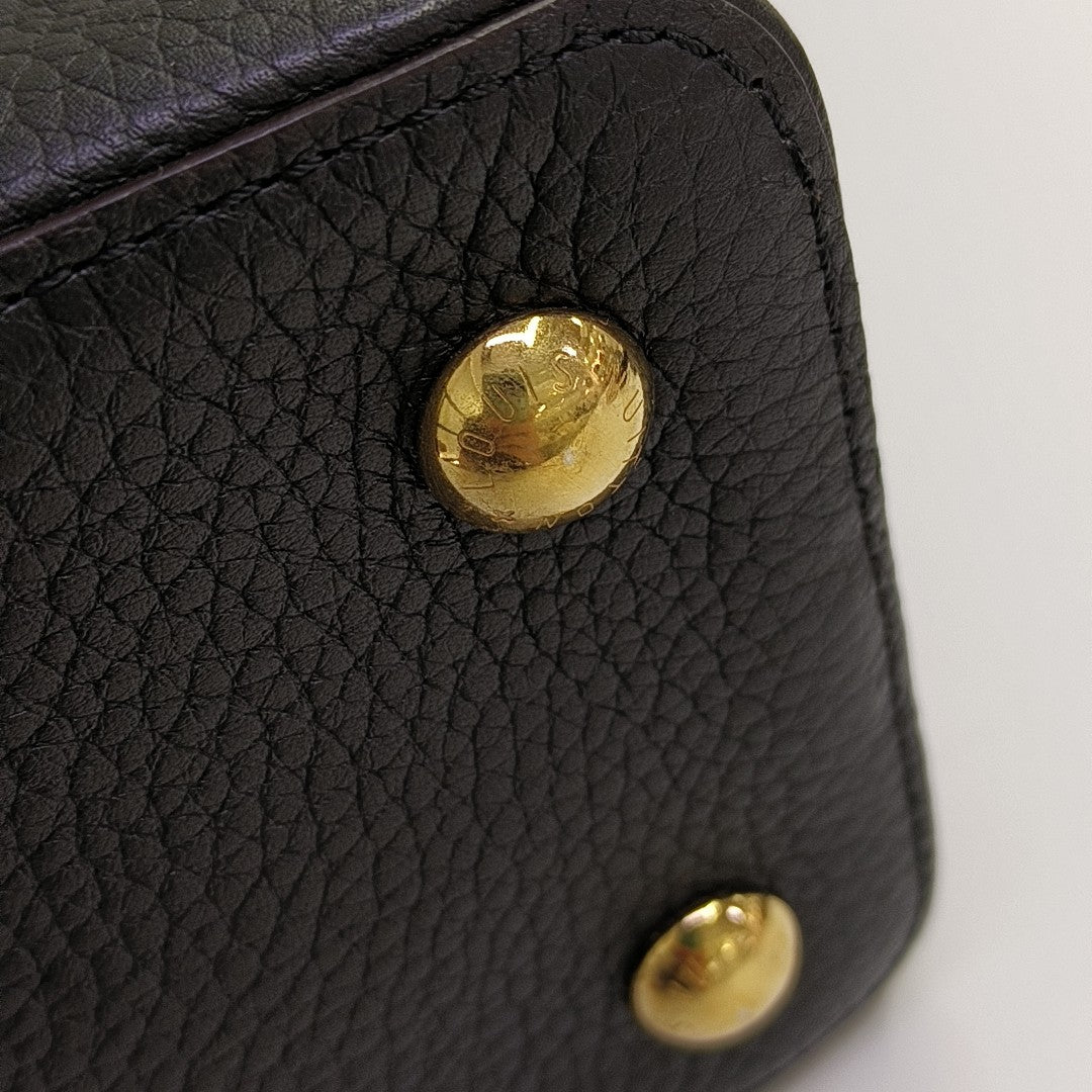 CAPUCINES MM Calfskin Black