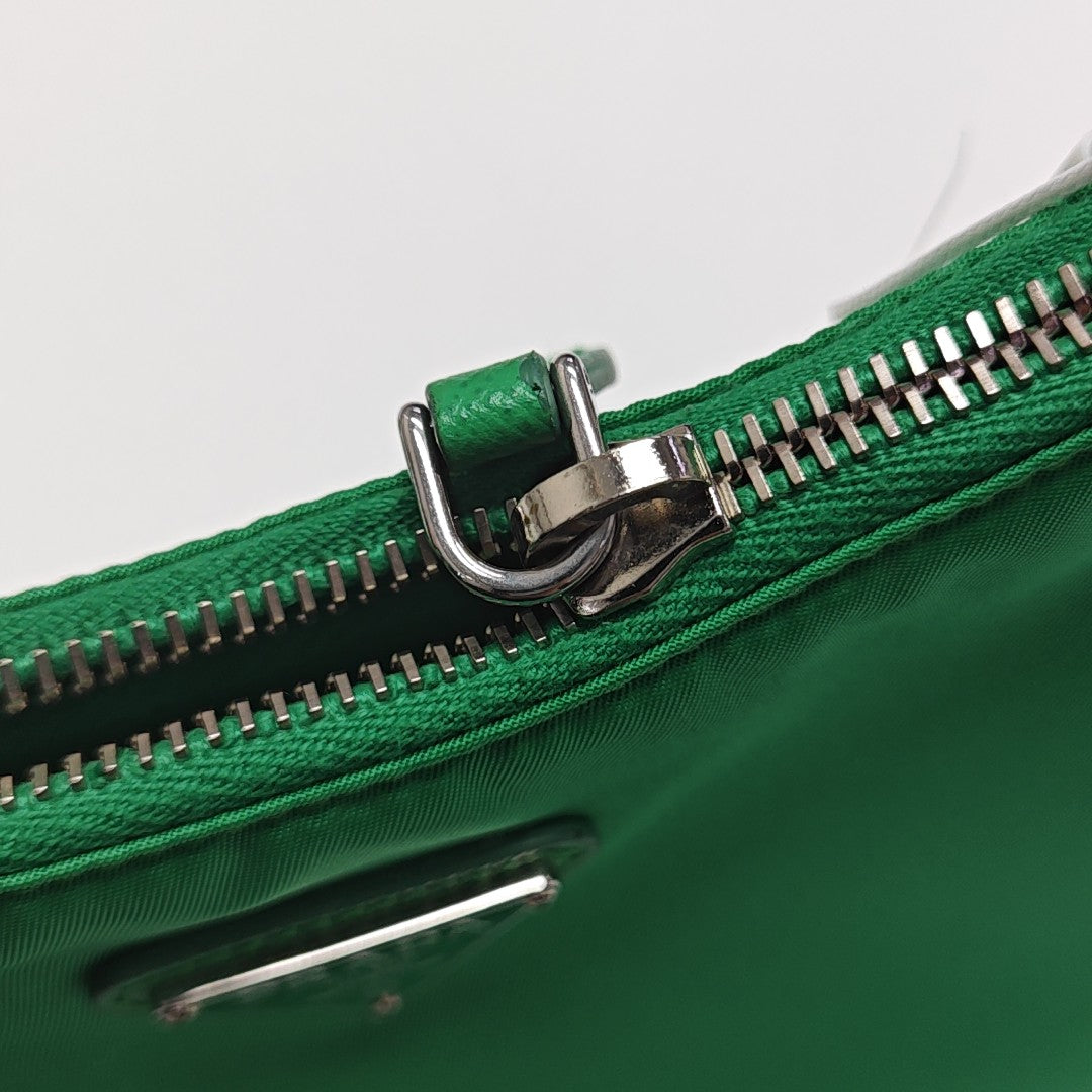 Re-Edition2000 Nylon Green