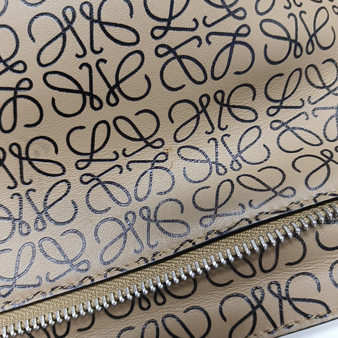 T Pouch Monogram Calfskin Beige