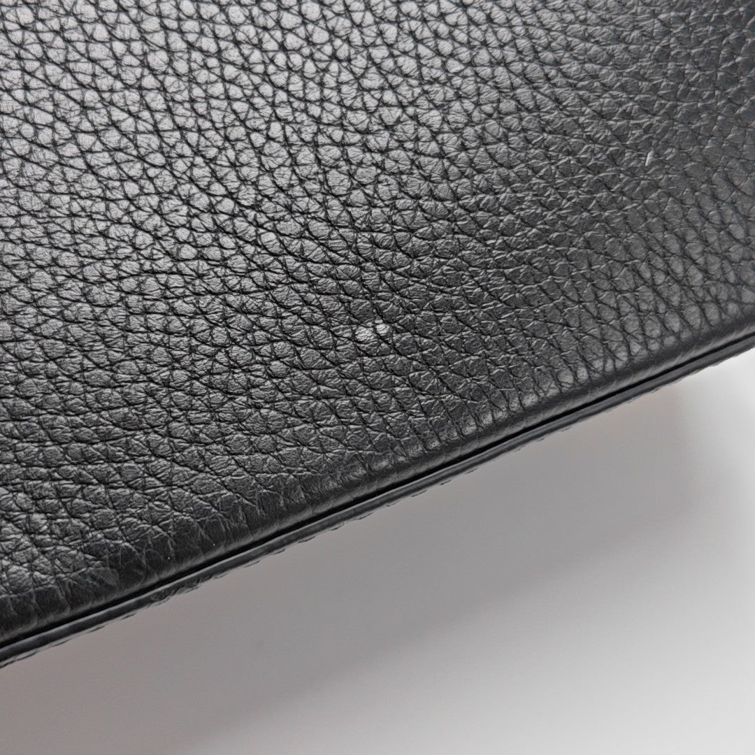 Authenticated pre-owned  CAPUCINES MM Calfskin Black - Shoulder Bag at Looply