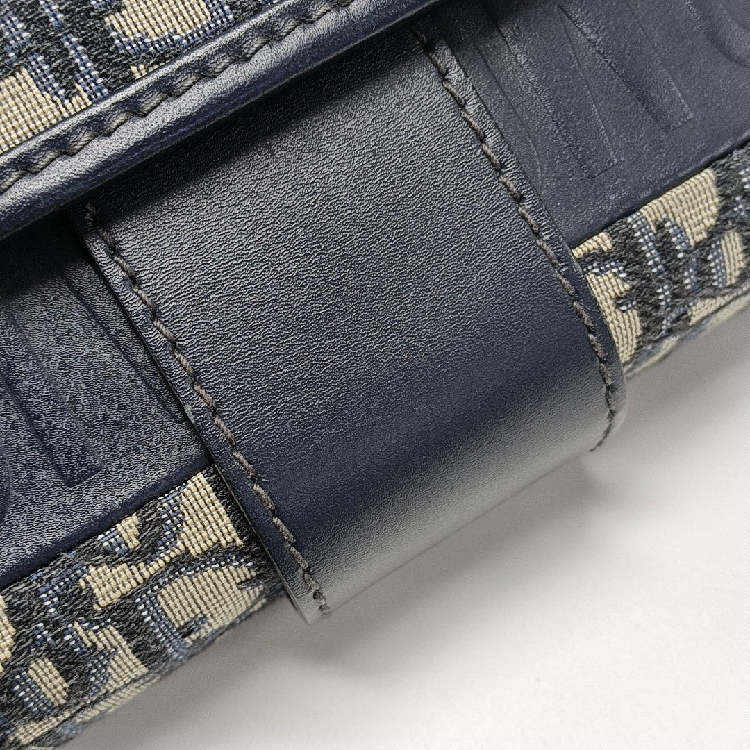30 Montaigne Oblique Canvas Blue