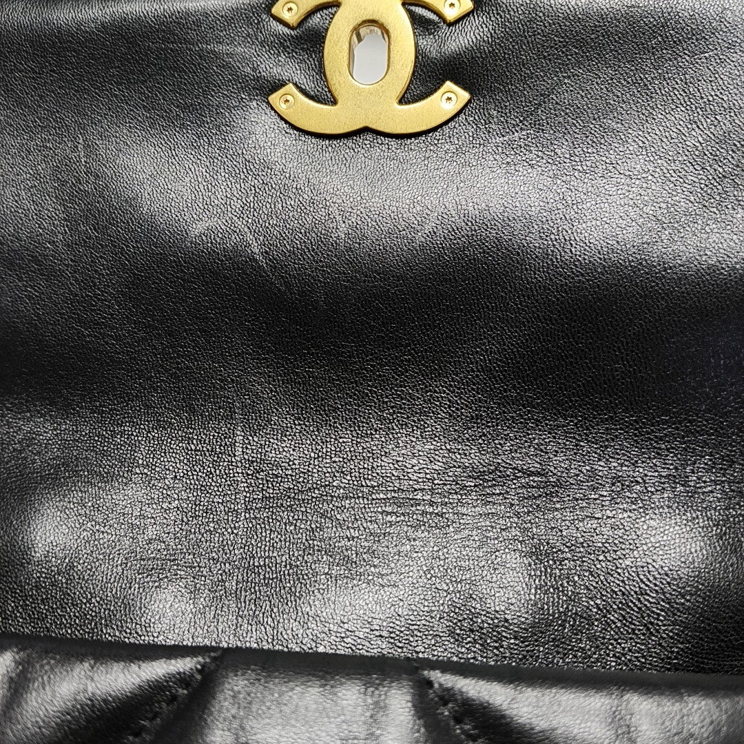 CHANEL 19 Small Quilted Lambskin Black