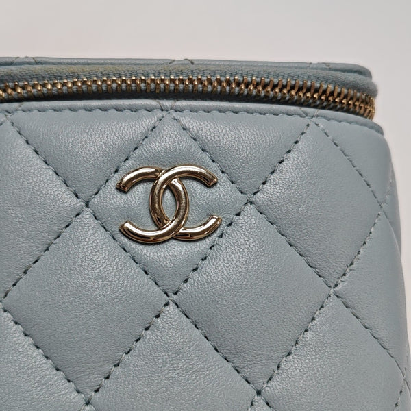 VANITY CASE Small Quilted Lambskin Blue
