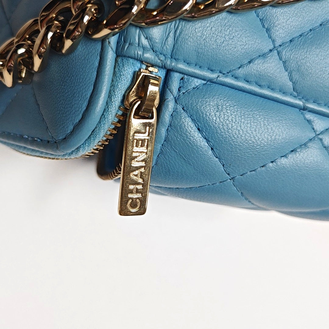 Authenticated pre-owned  VANITY CASE Small Quilted Lambskin Blue - Shoulder Bag at Looply