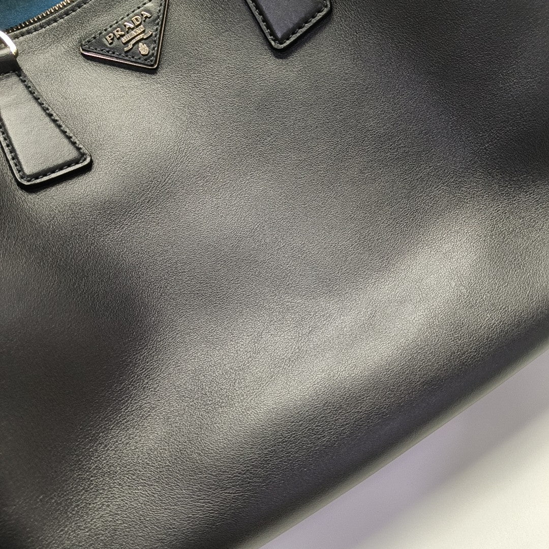 Galleria Large Calfskin Black