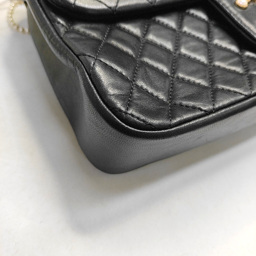Medium Quilted Lambskin Black