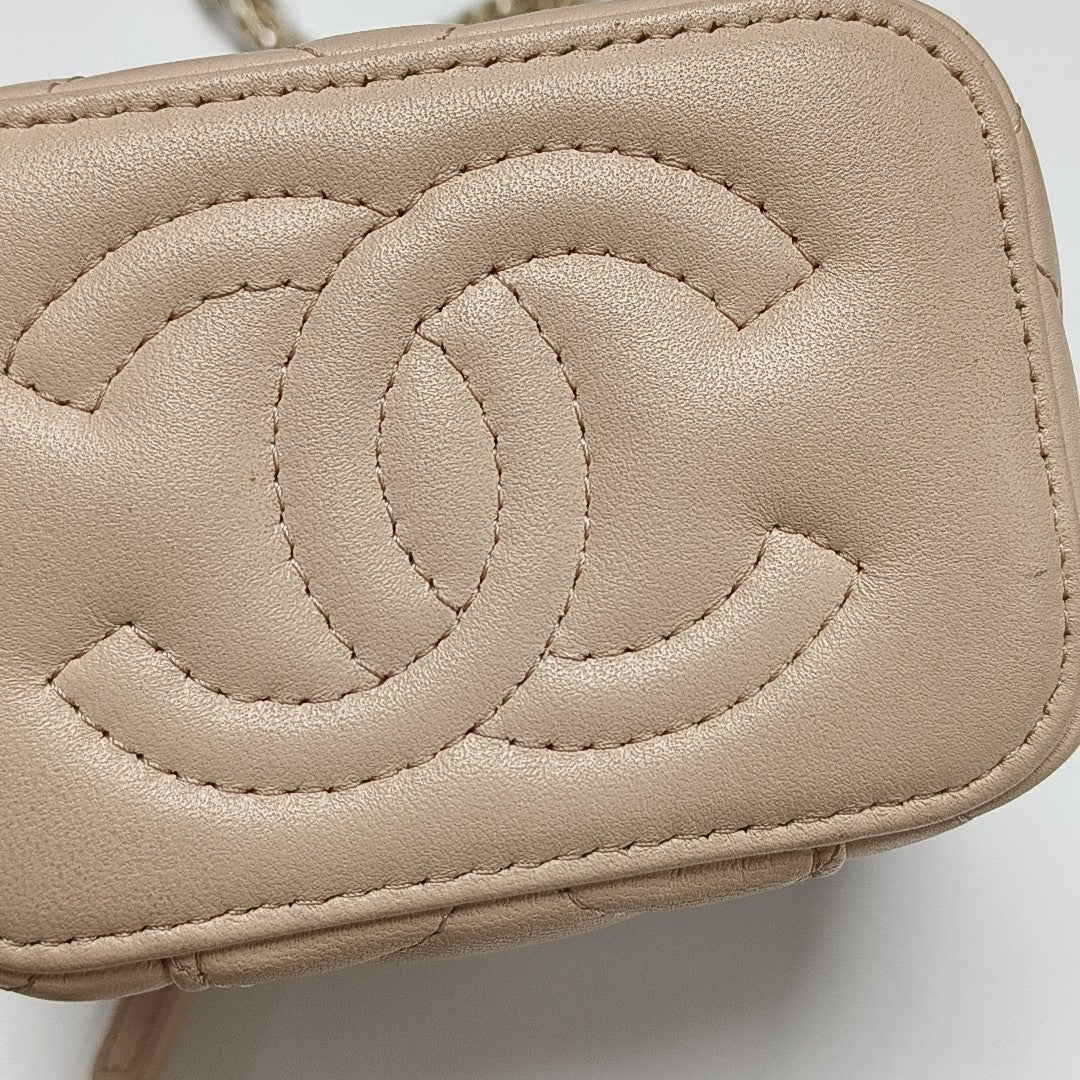 VANITY CASE Mini Quilted Lambskin Pink