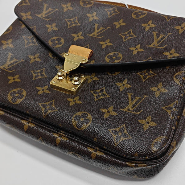 MÉTIS MM Monogram Coated Canvas Brown
