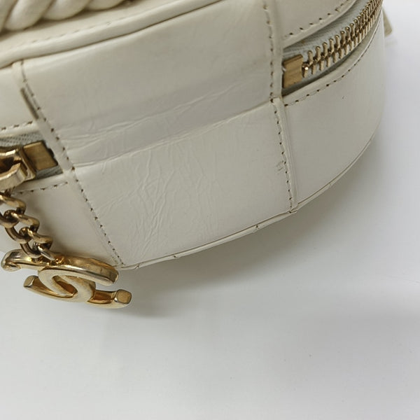 ROUND Quilted Calfskin White