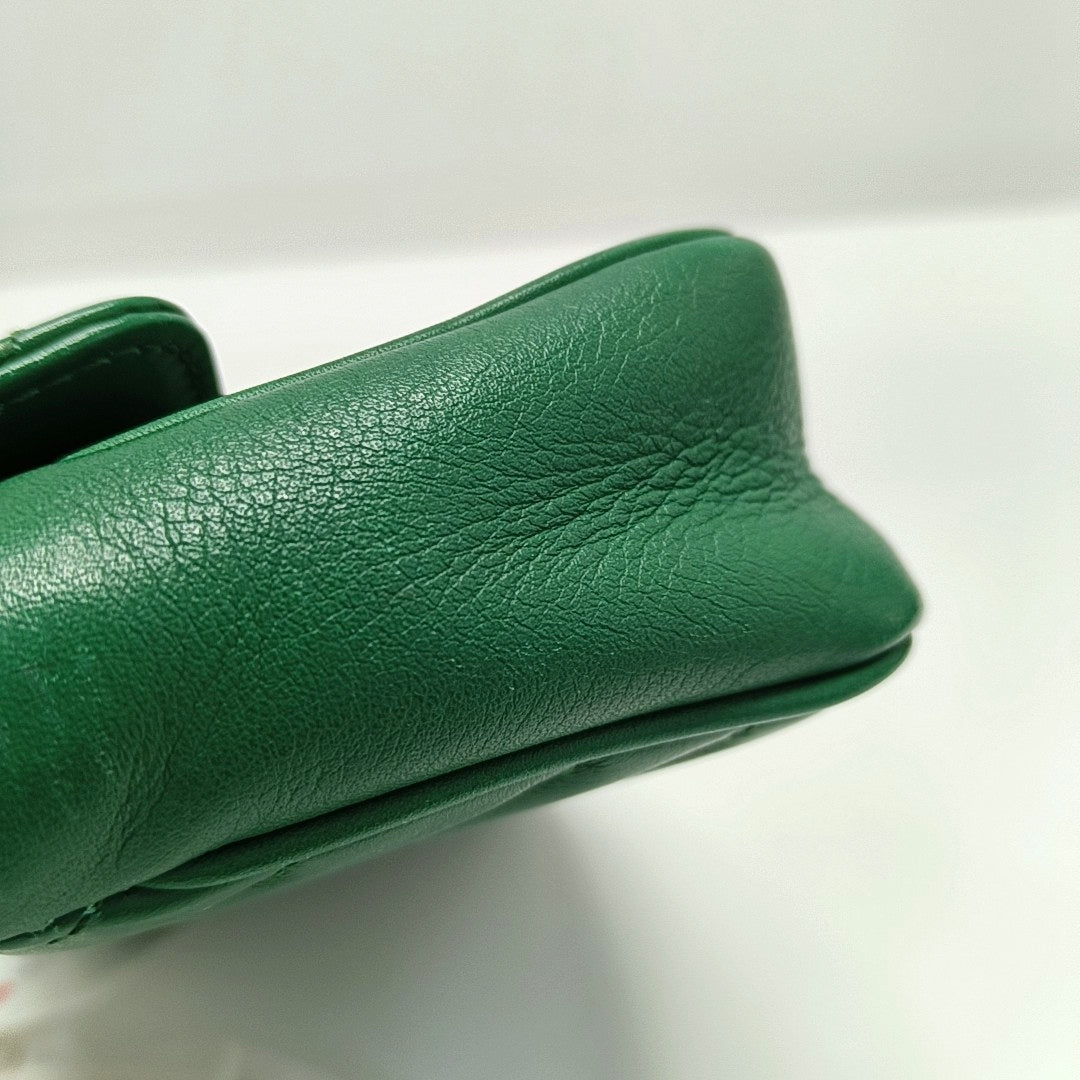 Authenticated pre-owned  GG Marmont Mini Quilted Calfskin Green - Shoulder Bag at Looply