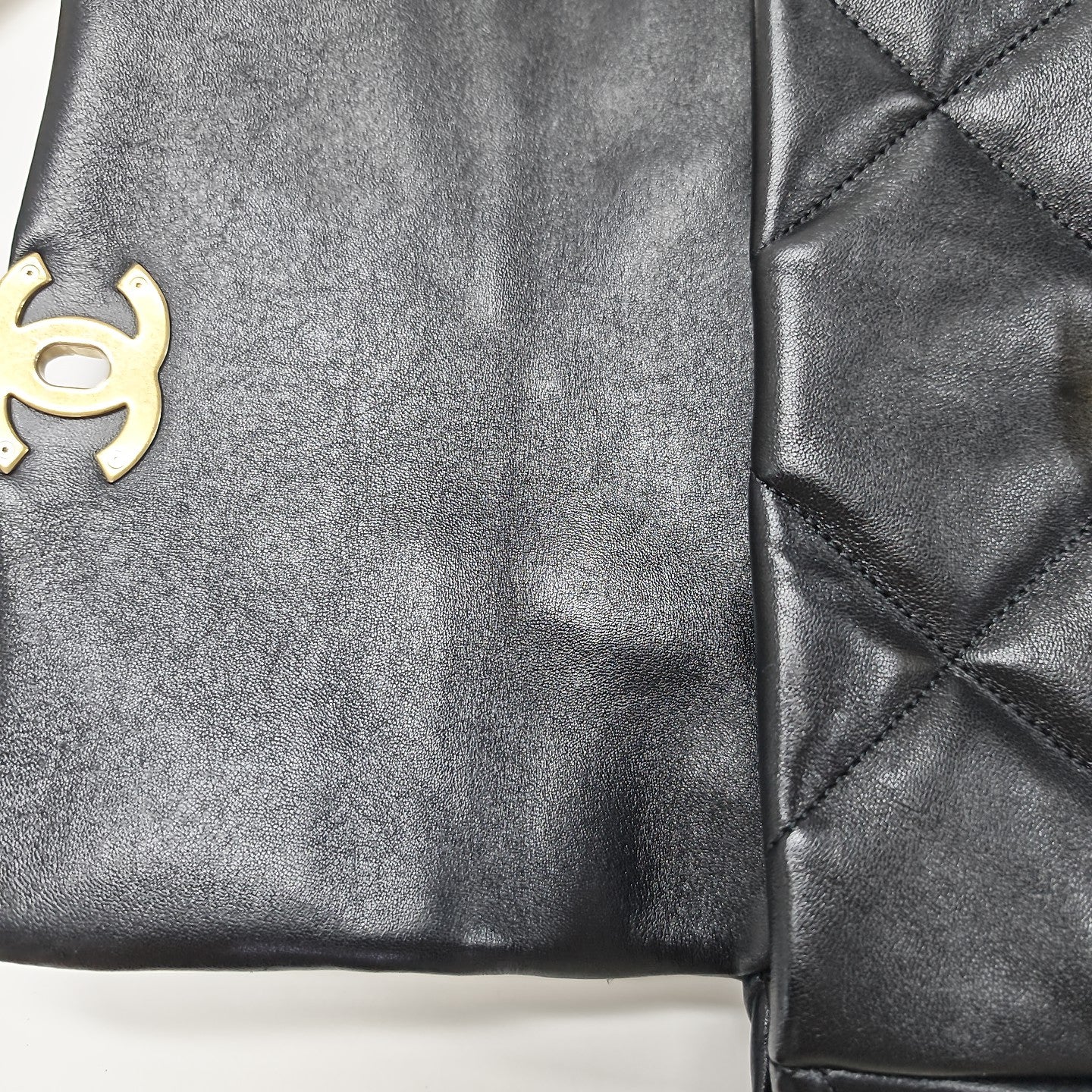 CHANEL 19 Small Quilted Lambskin Black