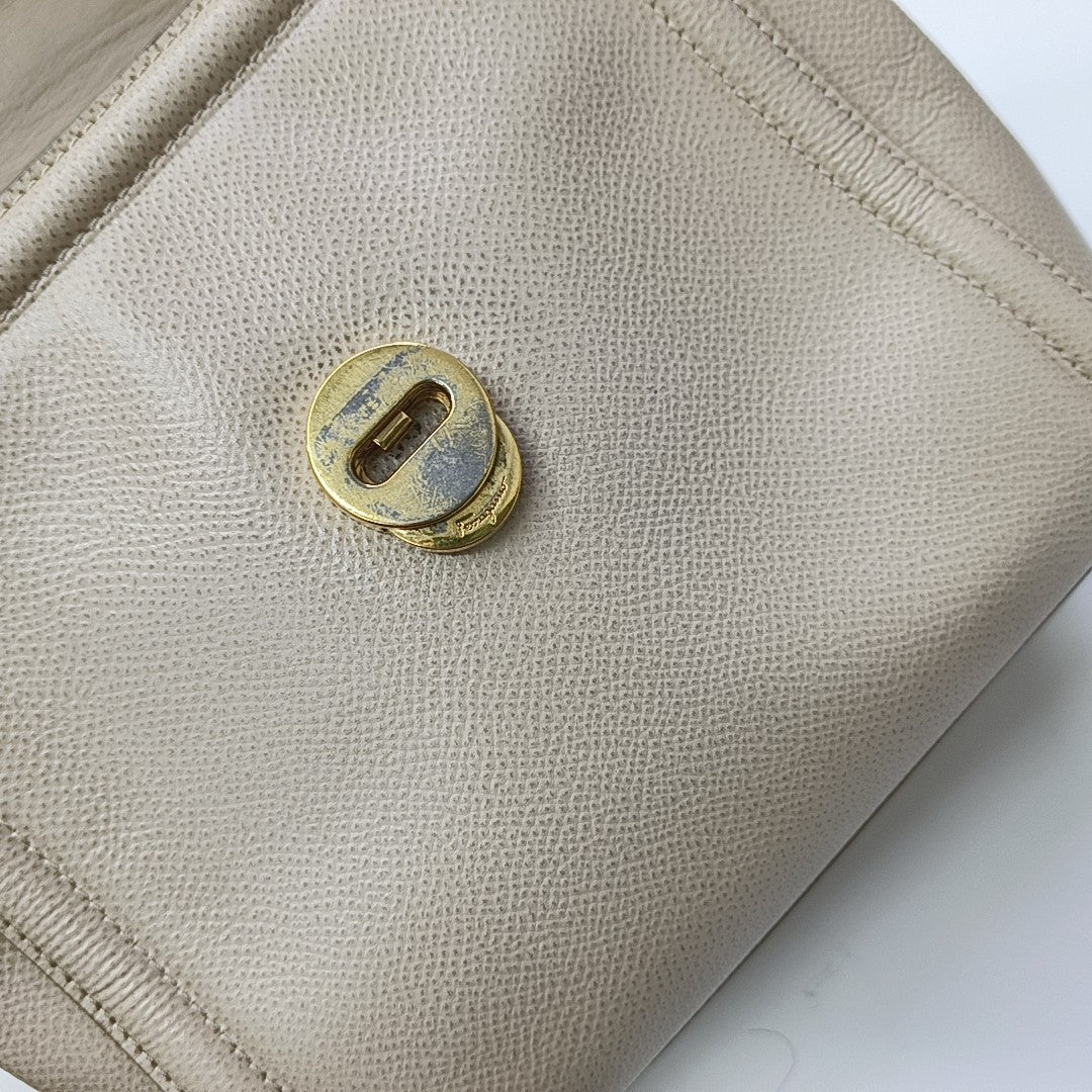 Carrie Calfskin Beige