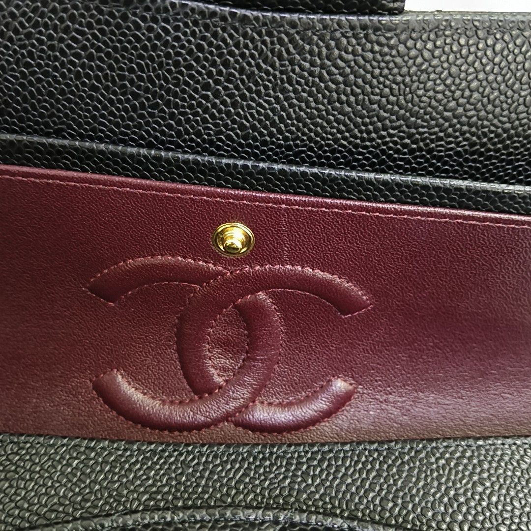 CLASSIC FLAP Medium Quilted Grained Calfskin Black