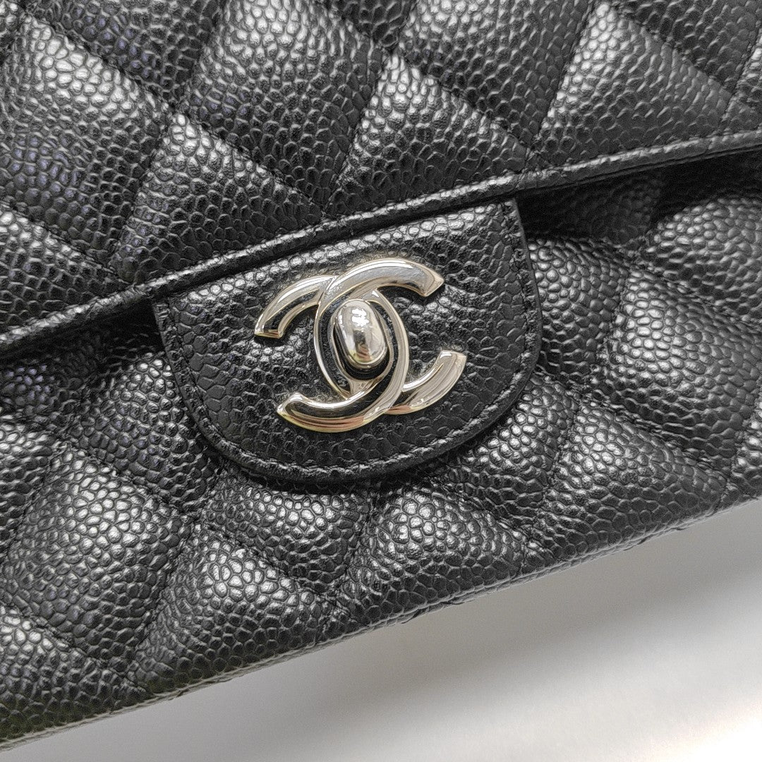 CLASSIC FLAP Small Quilted Grained Calfskin Black