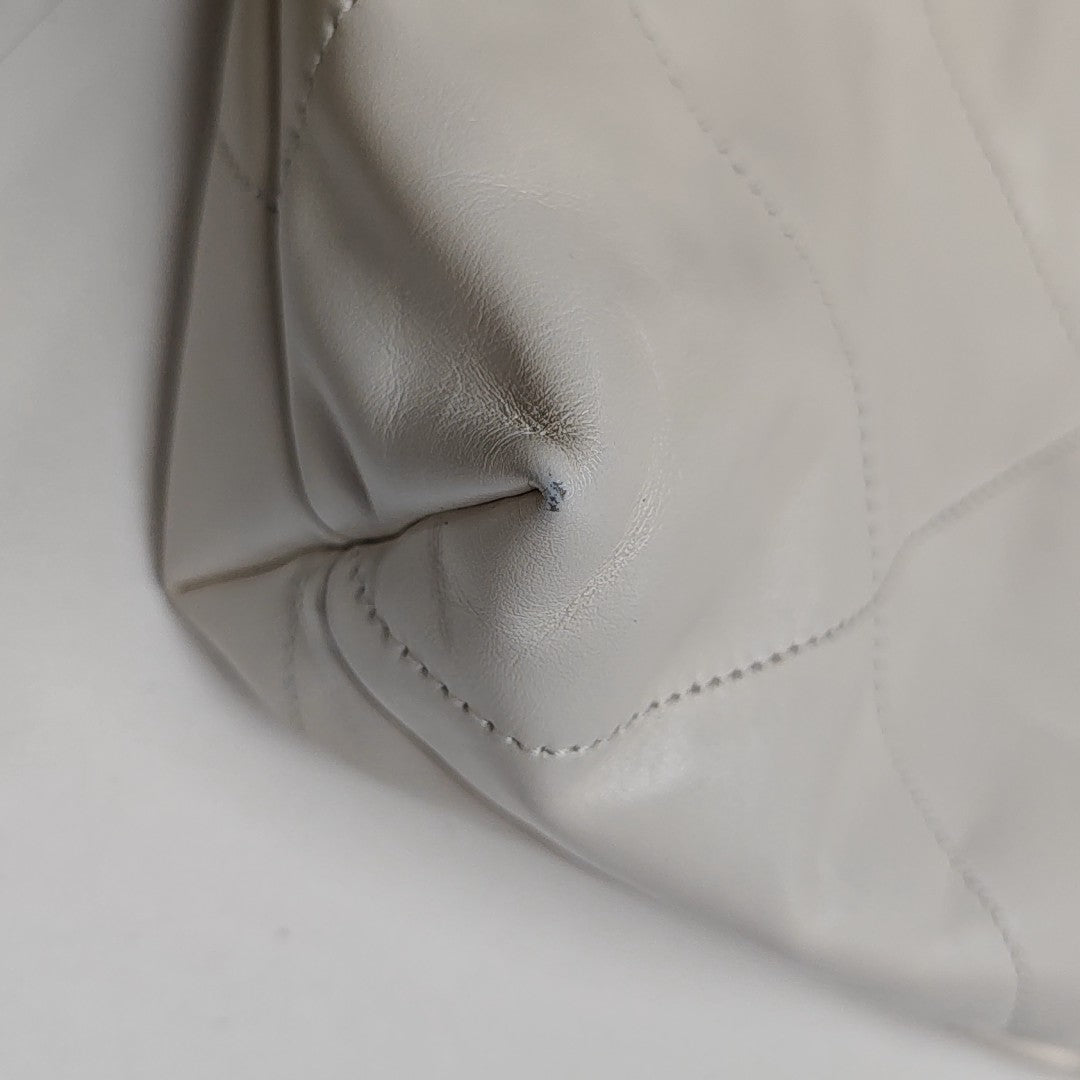 CHANEL 22 Medium Quilted Calfskin White