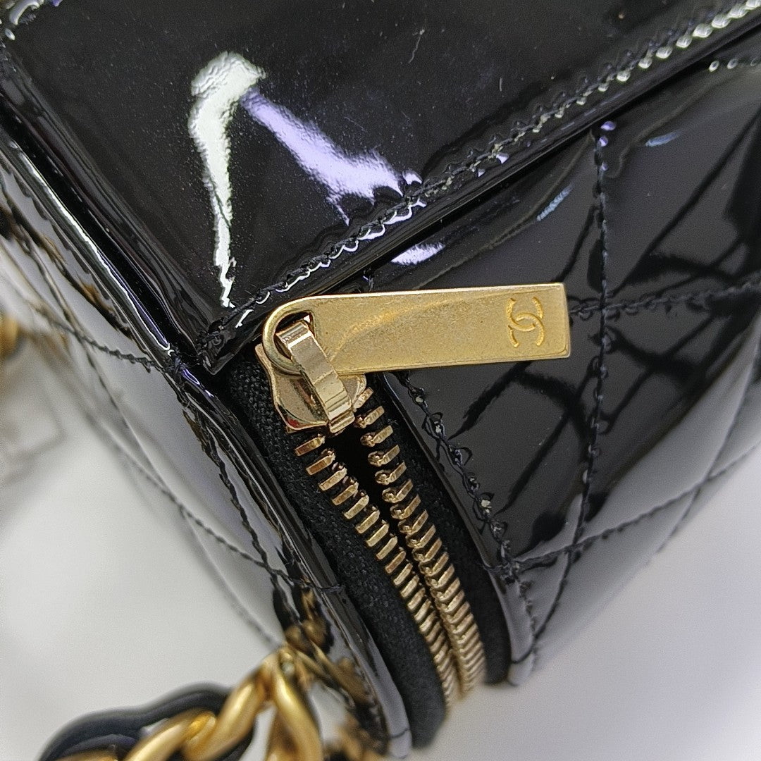 VANITY CASE Mini Quilted Patent Calfskin Black