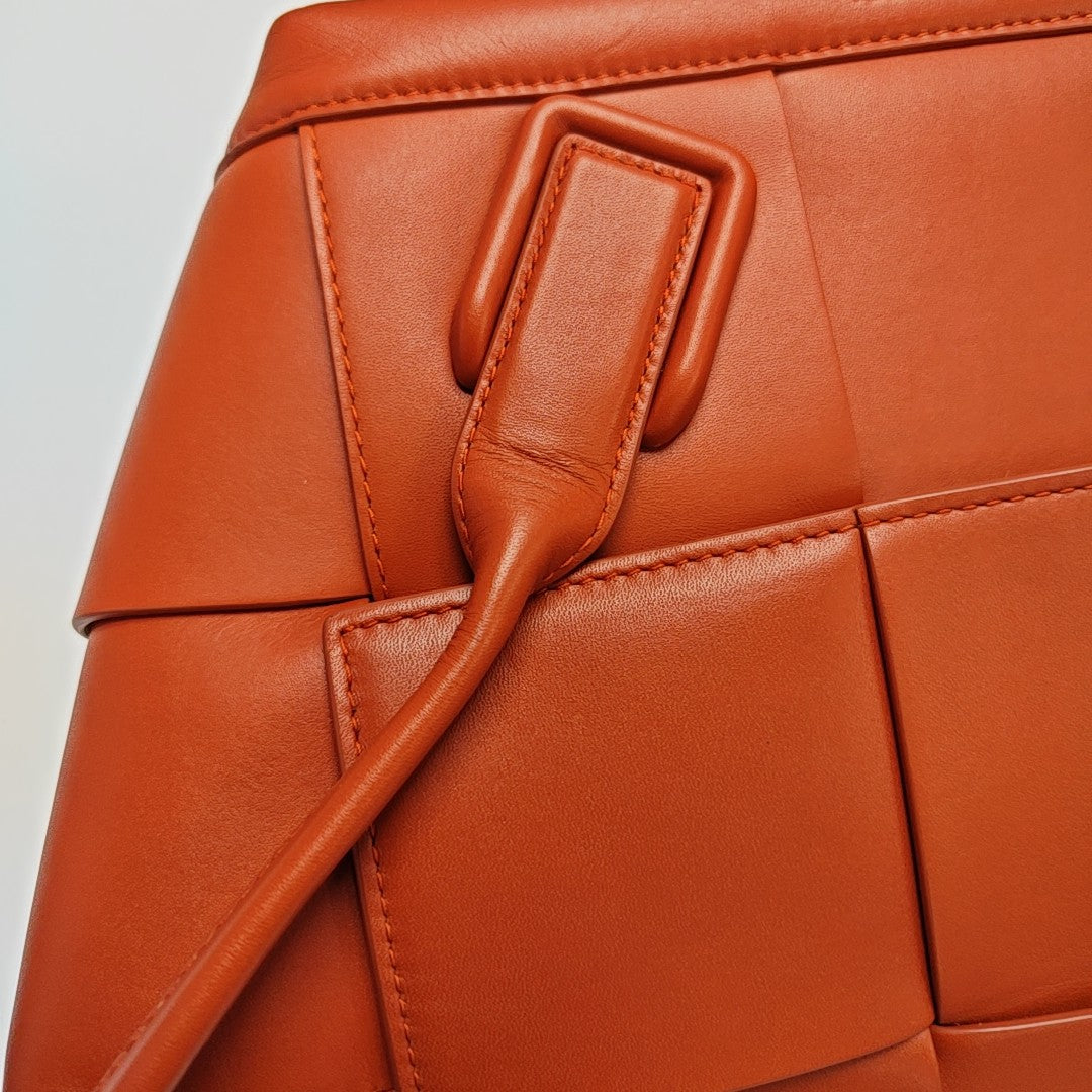 Arco Small Calfskin Orange