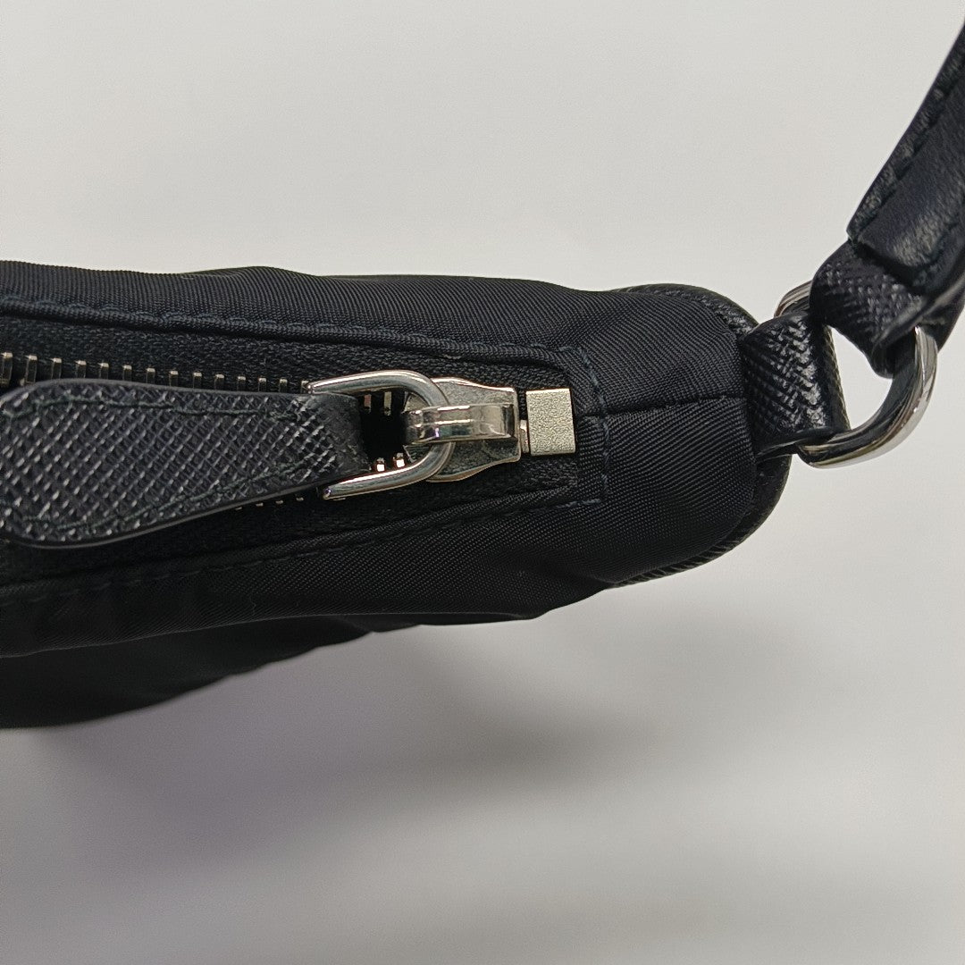 Re-Edition2005 Nylon Black