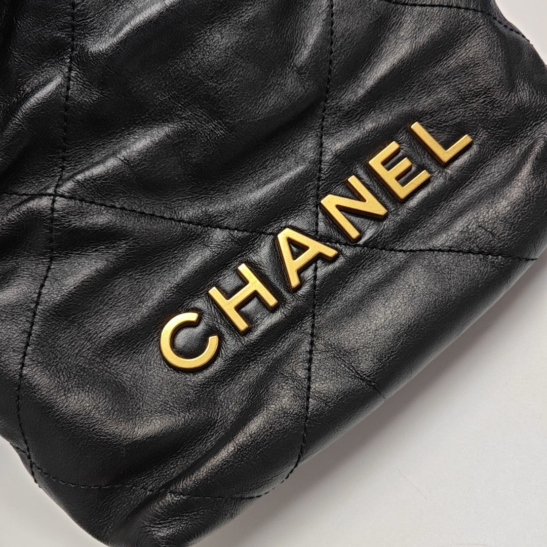 CHANEL 22 Mini Quilted Calfskin Black