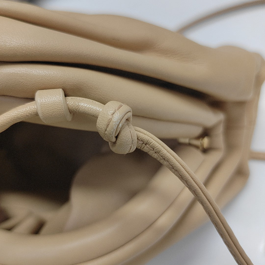 The Pouch Mini Lambskin Beige