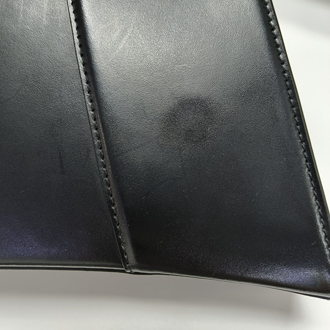 Hourglass Calfskin Black