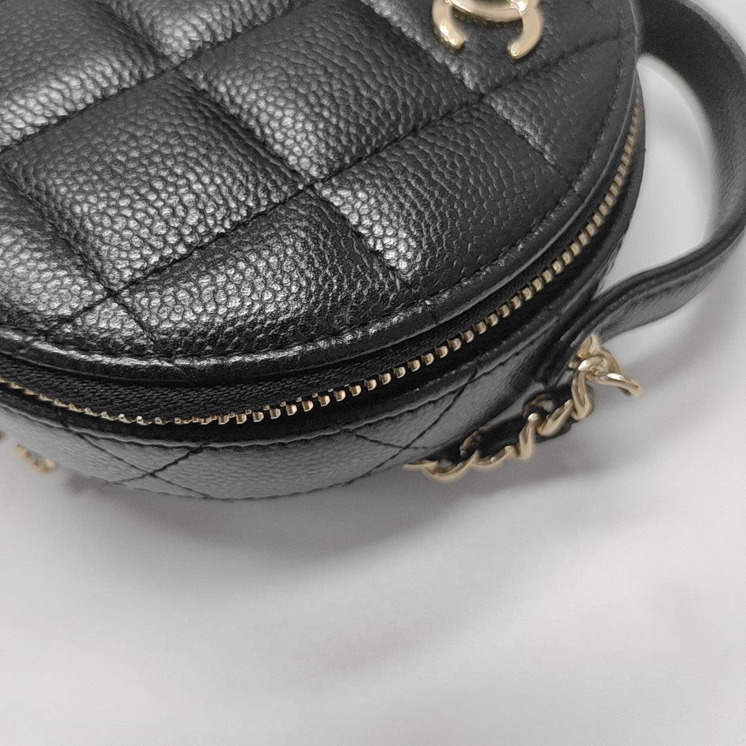 ROUND Quilted Grained Calfskin Black