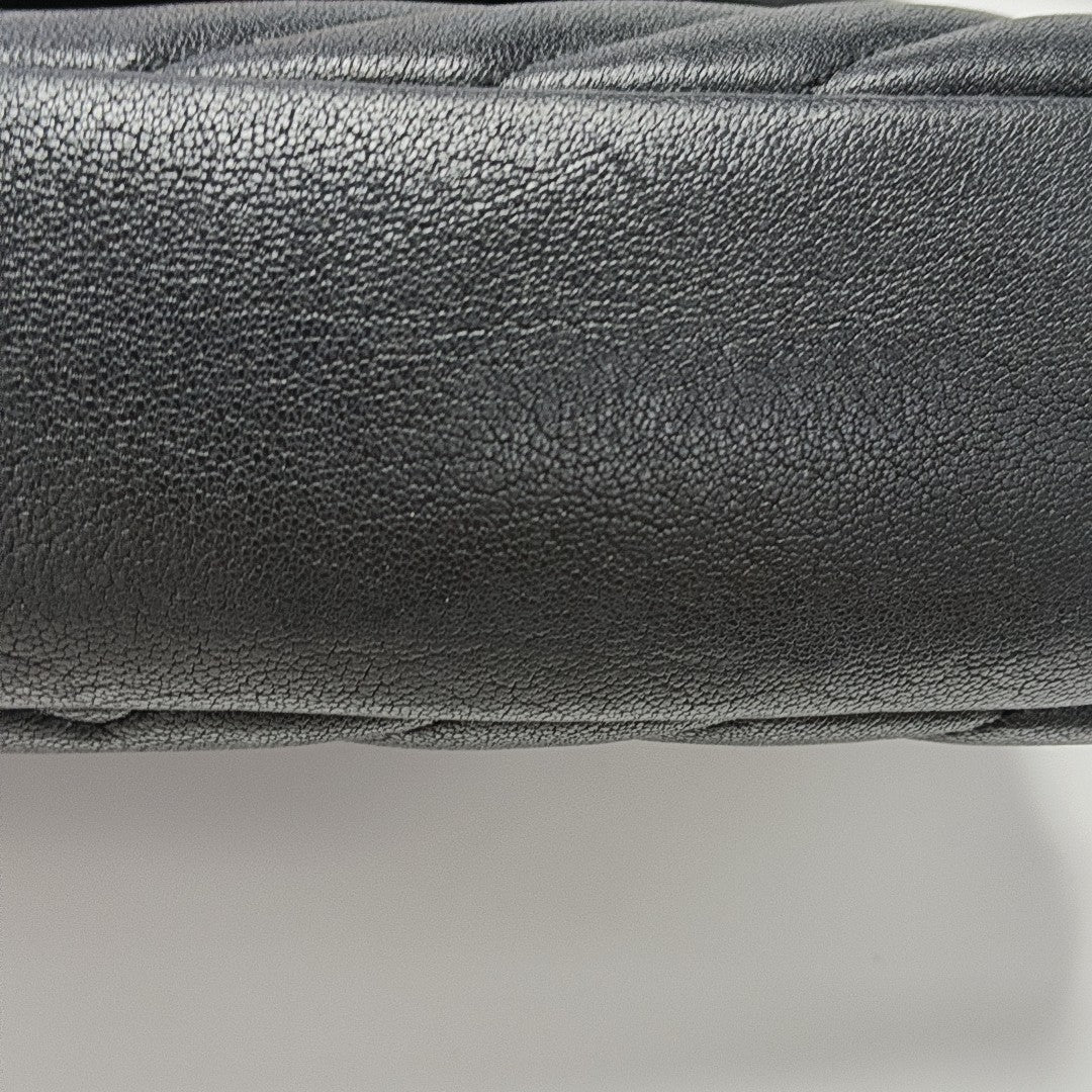COLLEGE Medium Chevron Lambskin Black