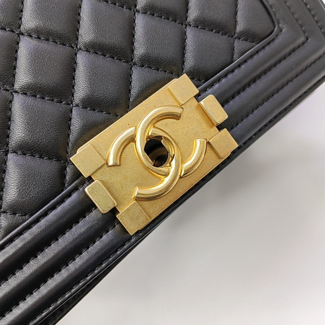 BOY CHANEL Small Quilted Calfskin Black