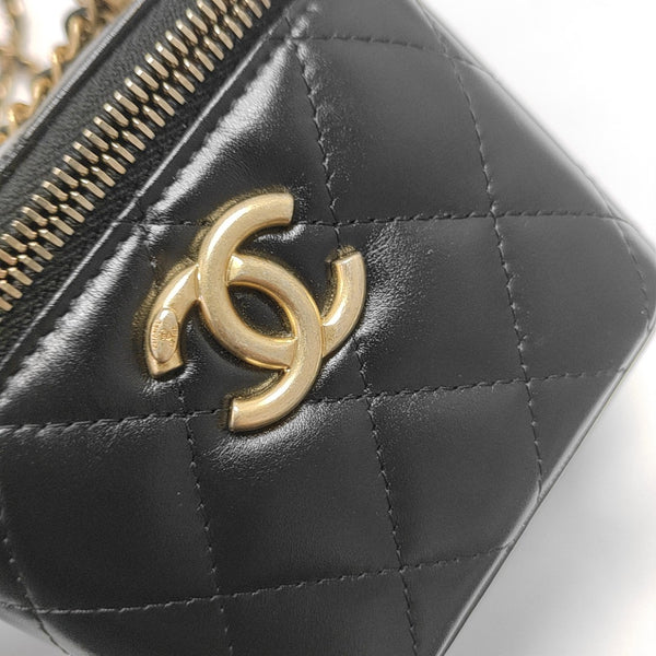 VANITY CASE Mini Quilted Calfskin Black