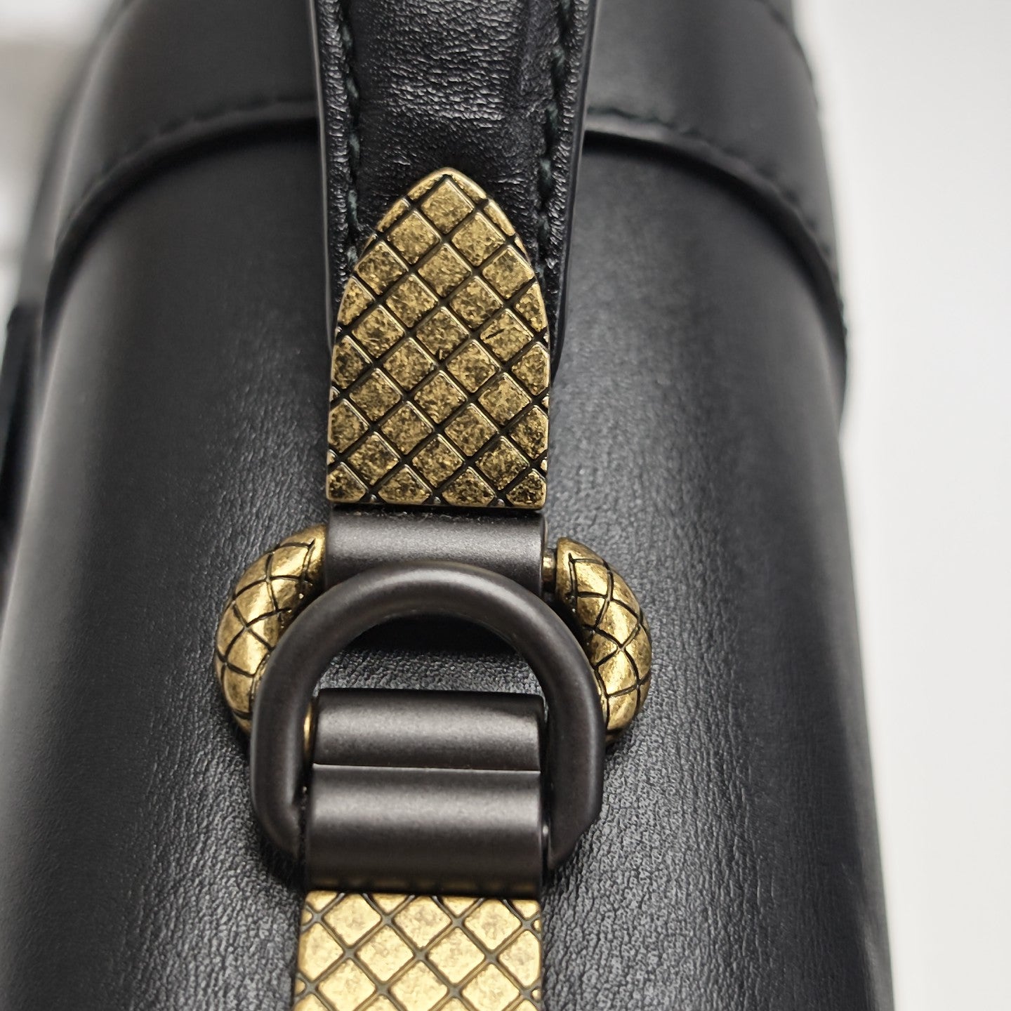 Piazza Medium Calfskin Black