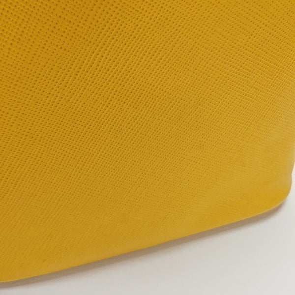 Panier Medium Calfskin Yellow