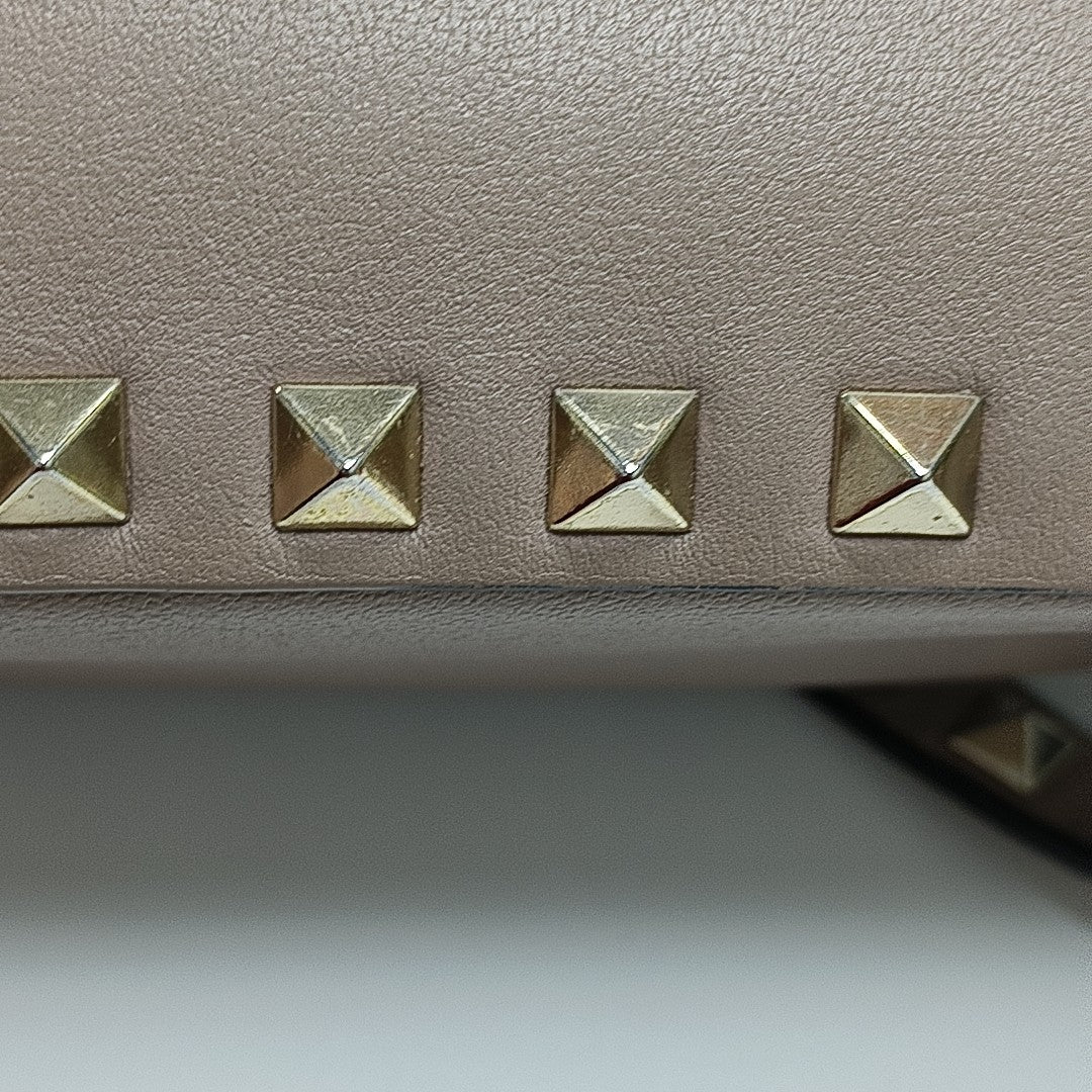 Rockstud Calfskin Beige