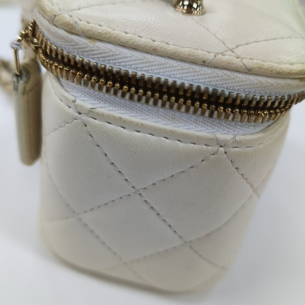 VANITY CASE Mini Quilted Lambskin White