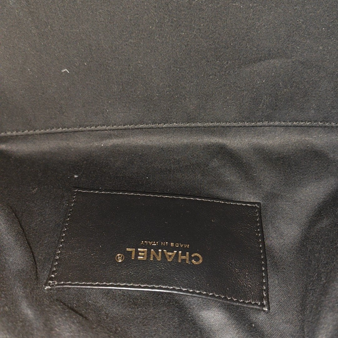 CHANEL 25 Medium Quilted Fabric Black