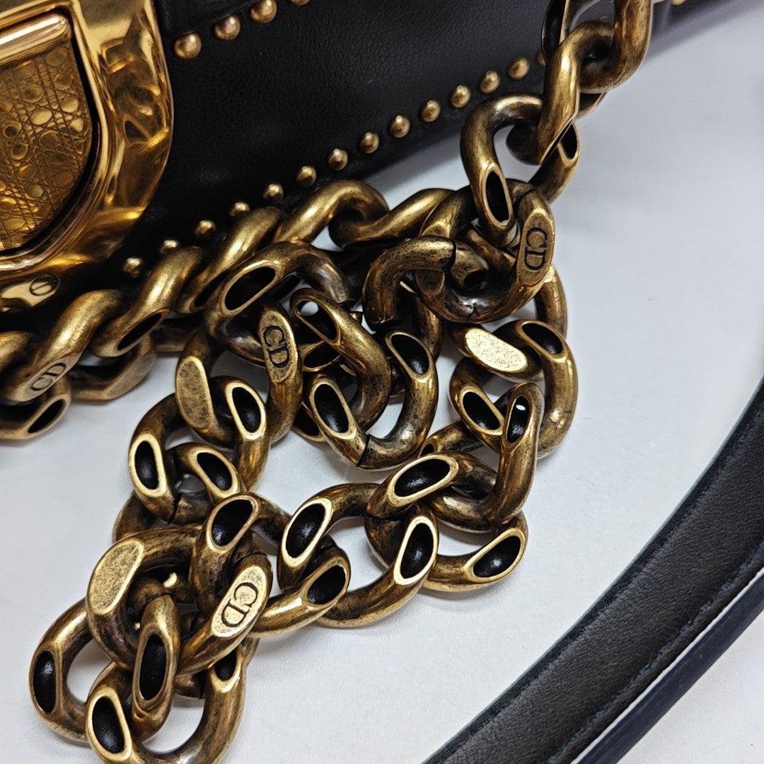 Diorama Medium Cannage Calfskin Black