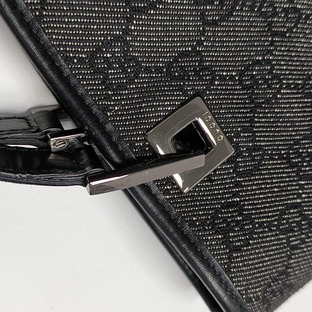 Monogram Canvas Black