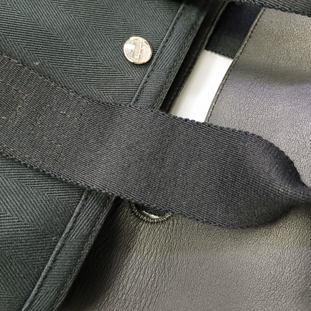 Valparaiso Canvas Black