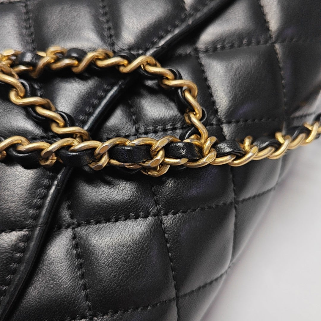 CLASSIC FLAP Mini Quilted Lambskin Black