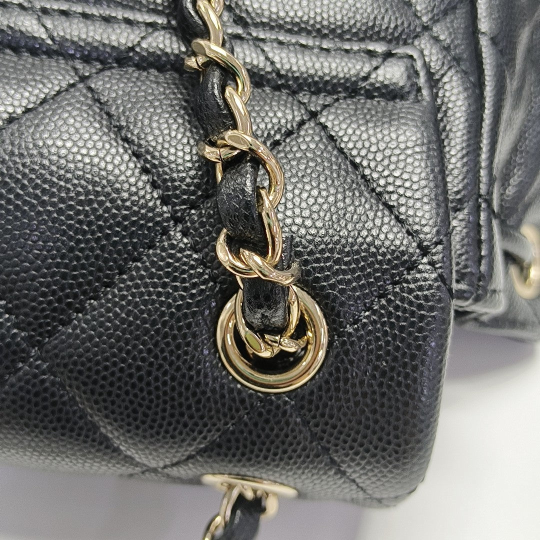 URBAN SPIRIT Quilted Grained Calfskin Black
