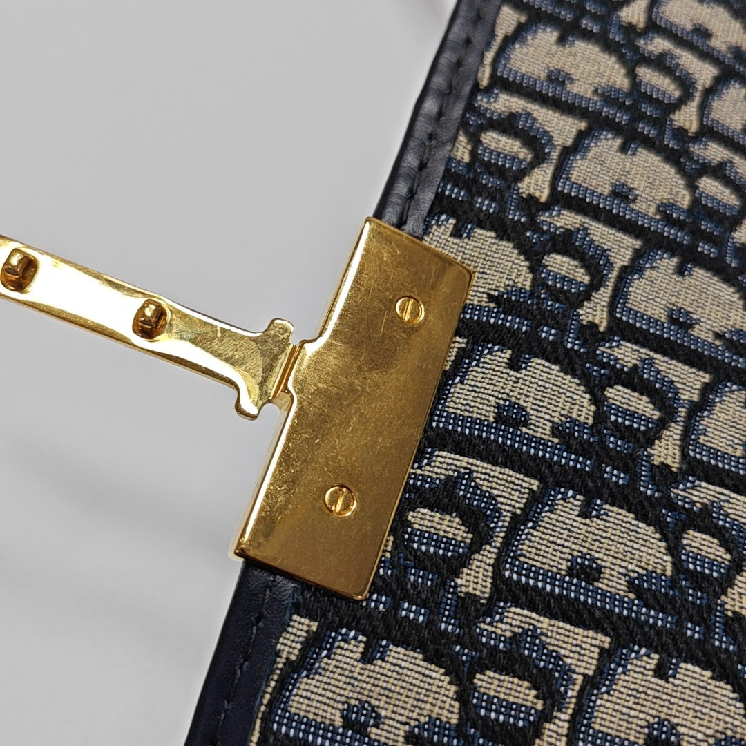 30 Montaigne Oblique Canvas Blue