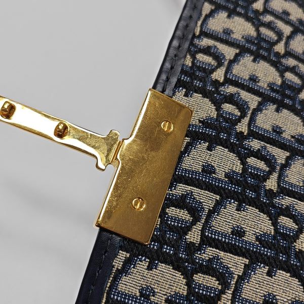 30 Montaigne Oblique Canvas Blue