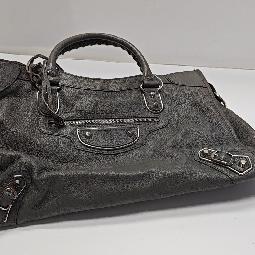Classic Metallic Edge City Medium Lambskin Gray