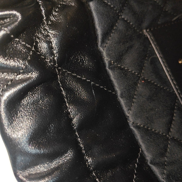 CHANEL 22 Mini Quilted Calfskin Black