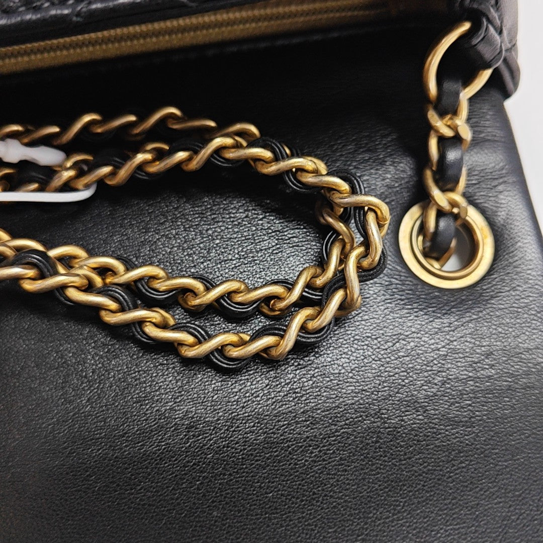 CLASSIC FLAP Mini Quilted Lambskin Black