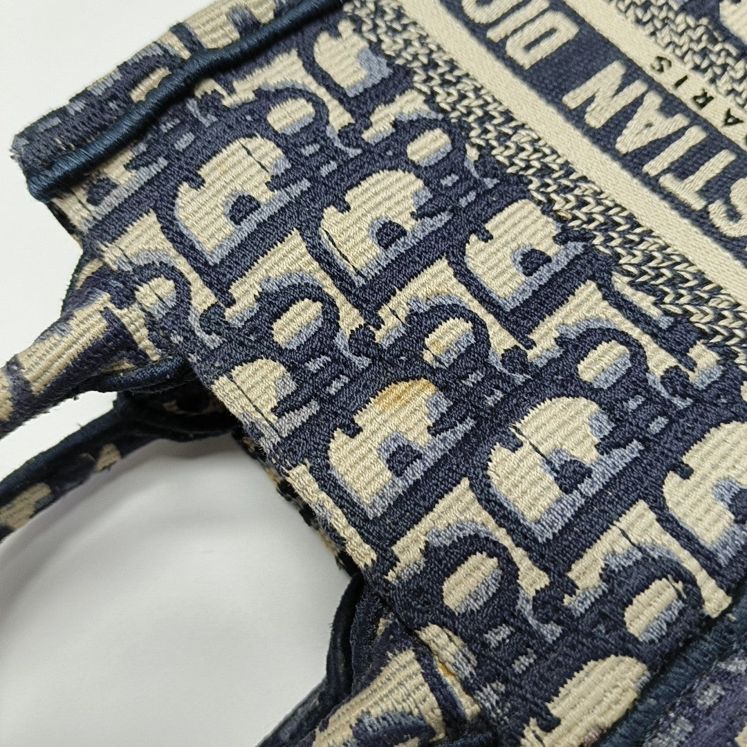 Book Tote Oblique Fabric Beige