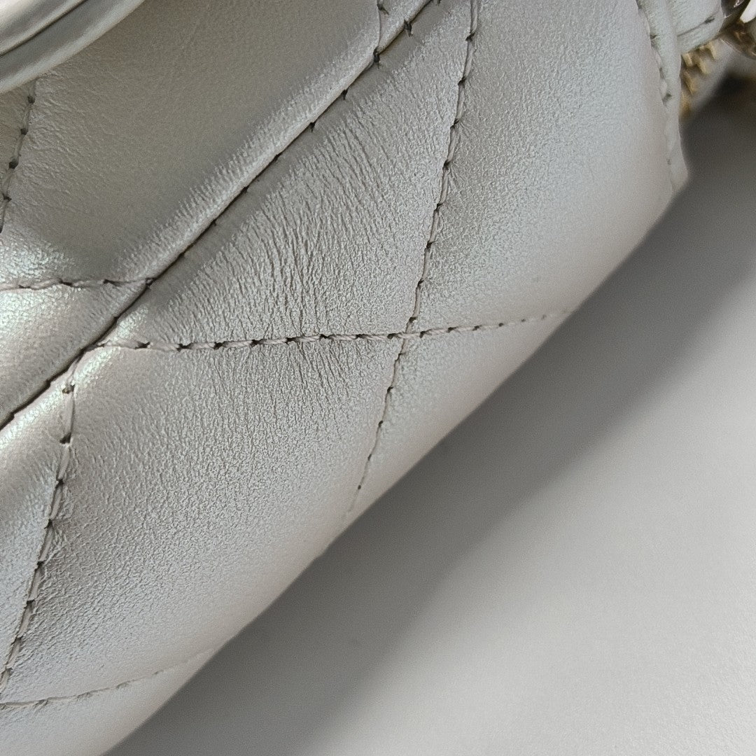 CLASSIC FLAP Mini Quilted Calfskin Metallic