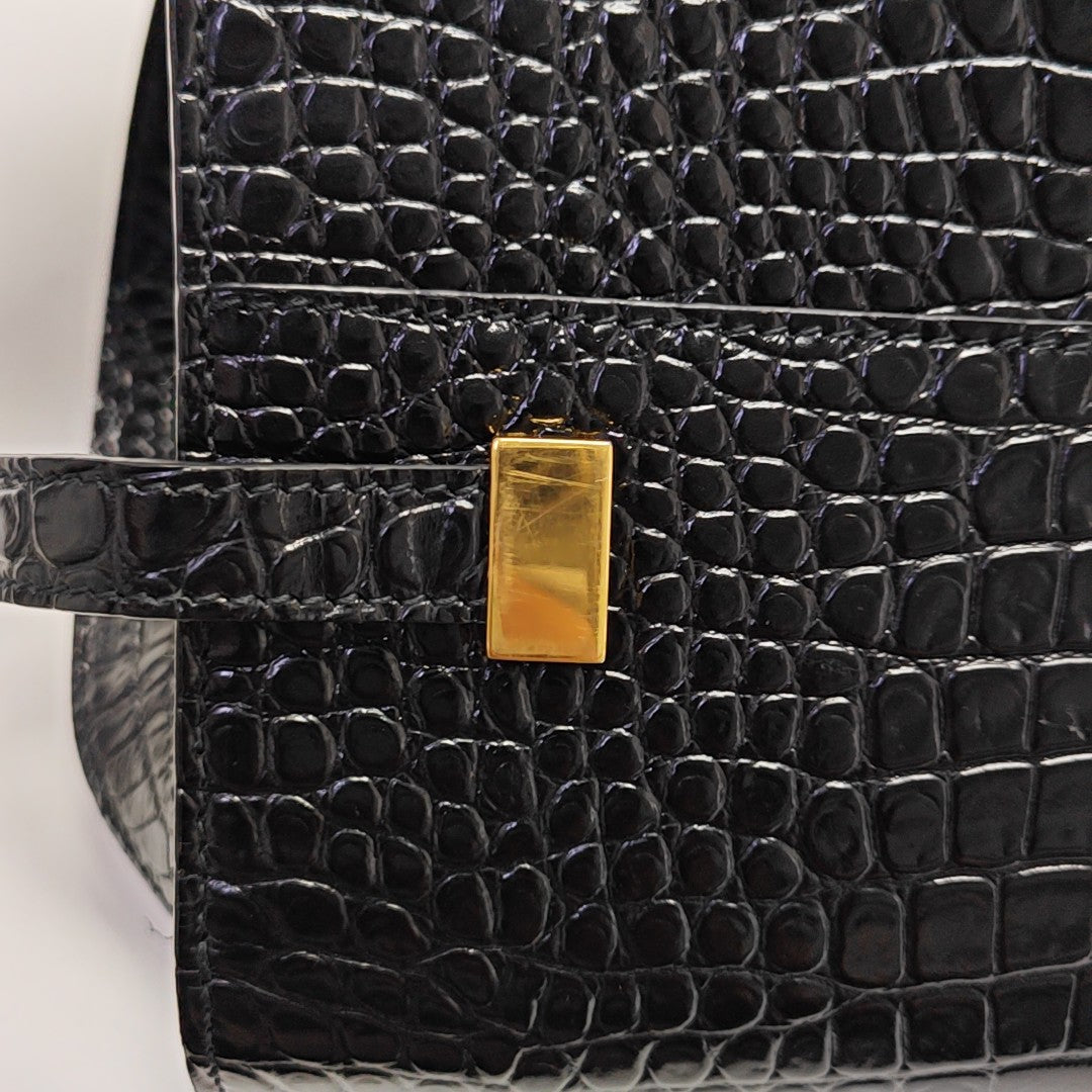 MANHATTAN Medium Calfskin Black