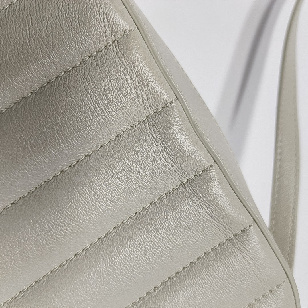 VICKY Quilted Calfskin White