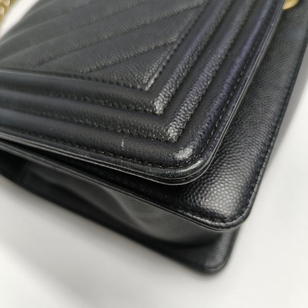 BOY CHANEL Medium Chevron Grained Calfskin Black