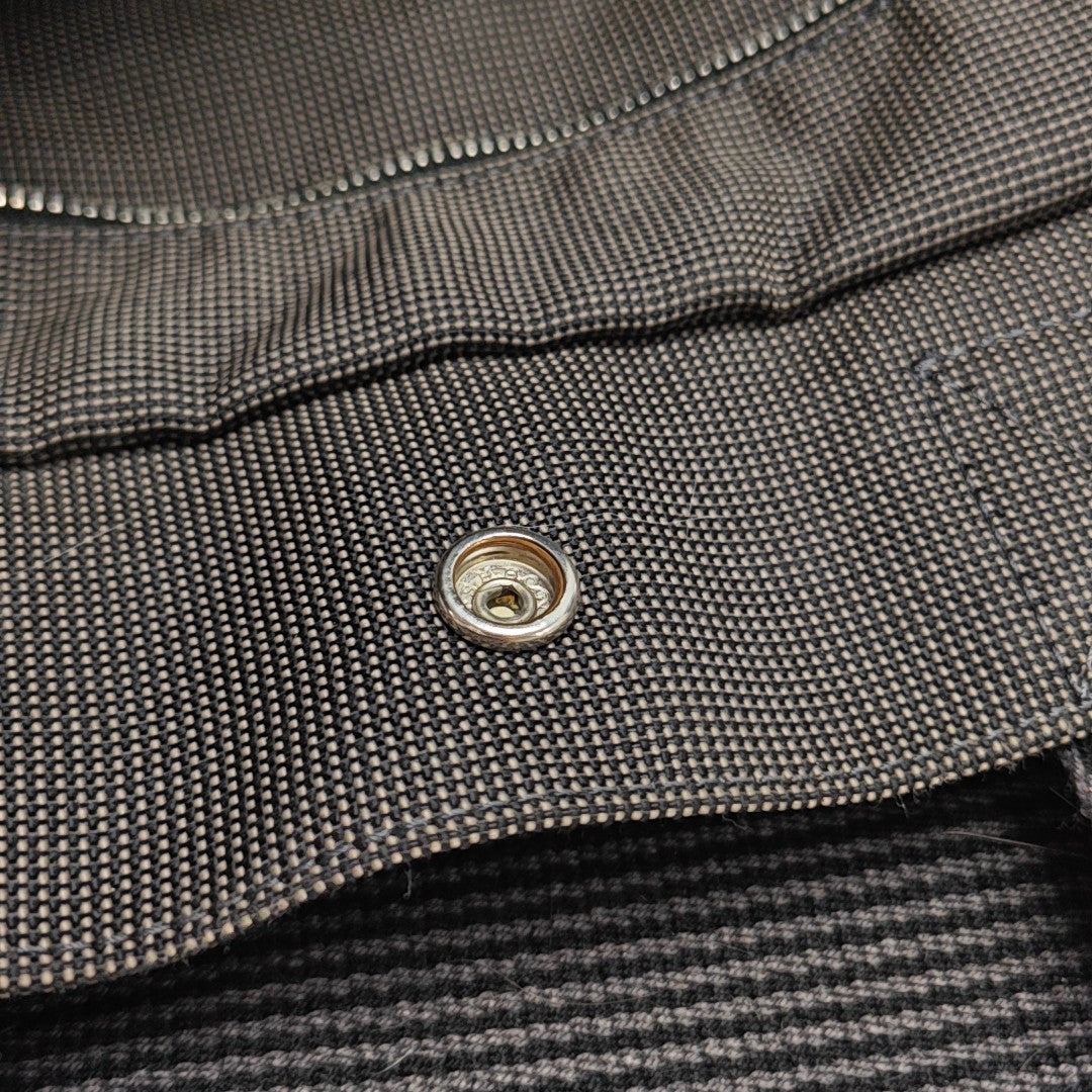 Her Line 31 Canvas Gray